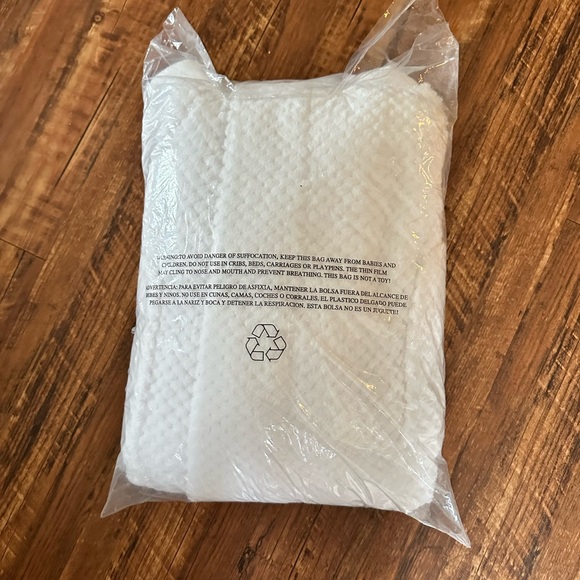 Ulta Bath Robe - Picture 3 of 3